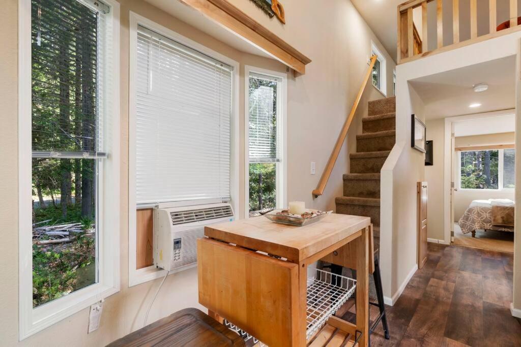 New Tiny Home Steps Away From Mt. Rainier Ashford Exterior photo