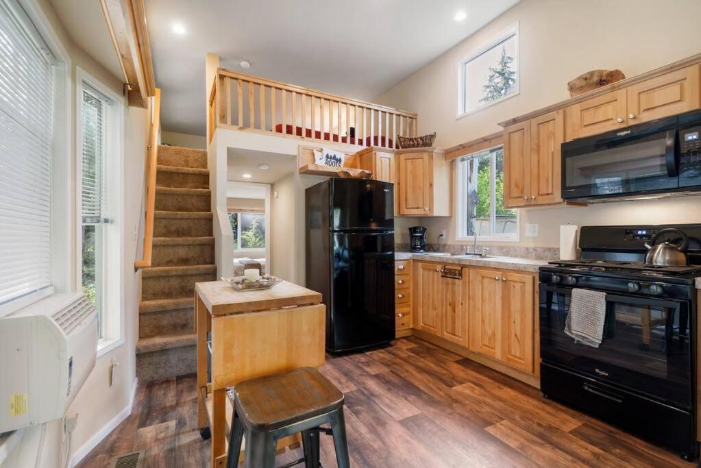 New Tiny Home Steps Away From Mt. Rainier Ashford Exterior photo