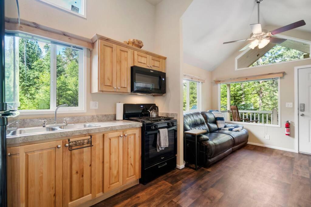 New Tiny Home Steps Away From Mt. Rainier Ashford Exterior photo